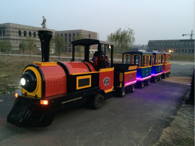 供應(yīng)湖南電動小火車廠家-價格--湖南電動游覽小火車-湖南電動觀光小火車-湖南電瓶小火車