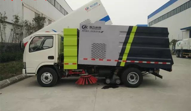 供應(yīng)東風(fēng)掃路車5噸掃路車價(jià)格