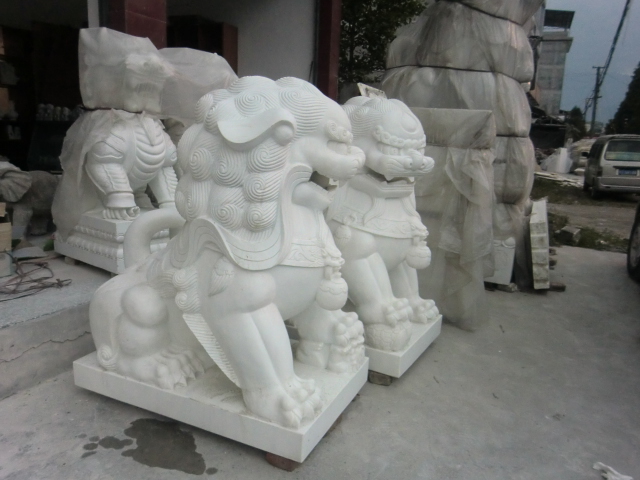 供應(yīng)石獅子、石雕漢白玉獅子工藝品 、漢白玉石獅子石雕藝術(shù) 、石雕獅子