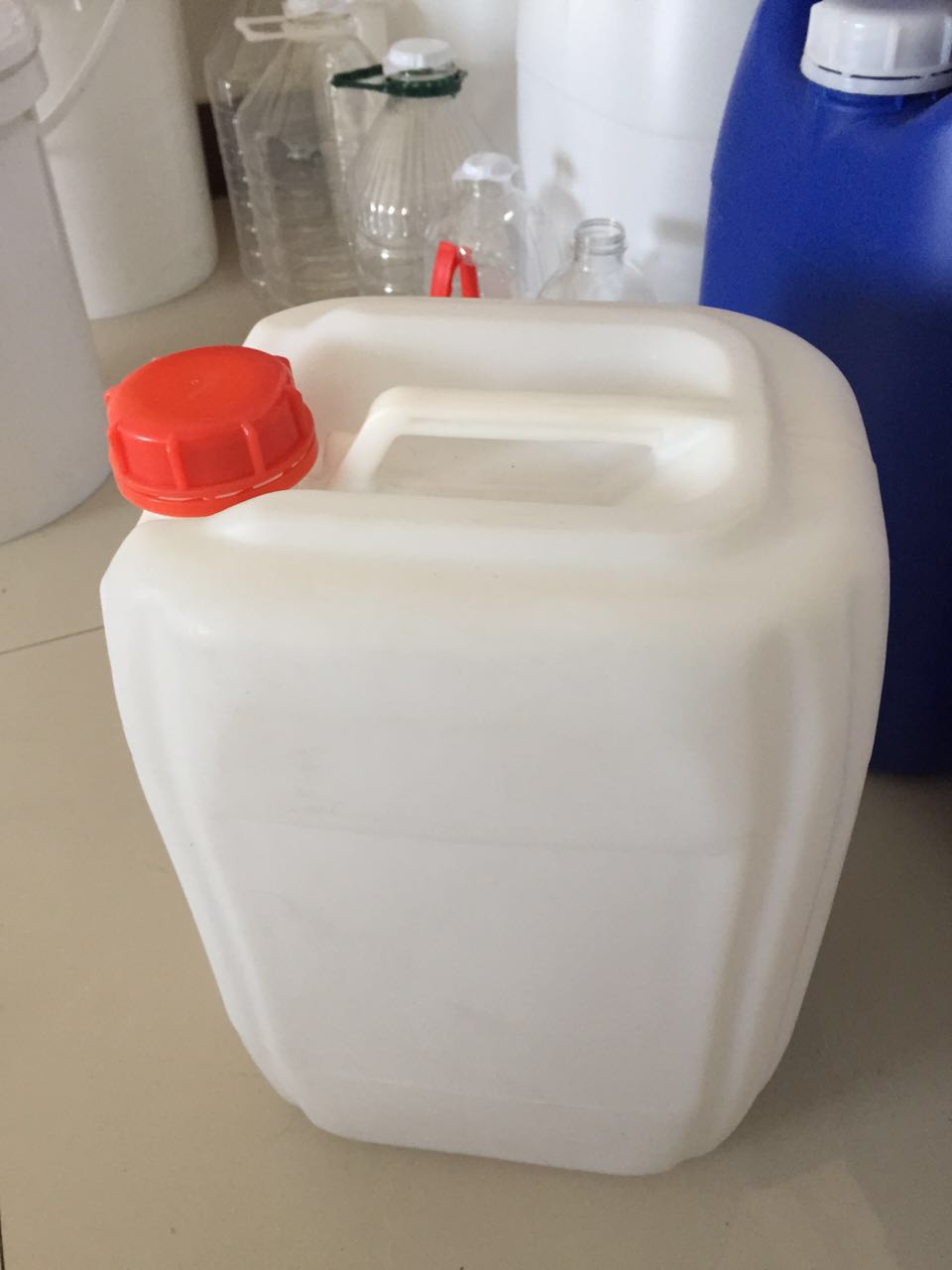 供應(yīng)4升扁方桶  食品級塑料桶  塑料桶生產(chǎn)廠家 塑料桶廠家 塑料桶批發(fā)價(jià)格