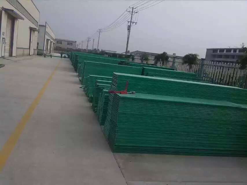供應(yīng)玻璃鋼橋架（福建湖北）規(guī)格齊全
