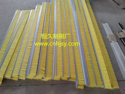 供應(yīng)制磚機(jī)毛刷 磚機(jī)毛刷條 條刷 磚機(jī)鋼絲條刷 各類(lèi)異形磚機(jī)毛刷條