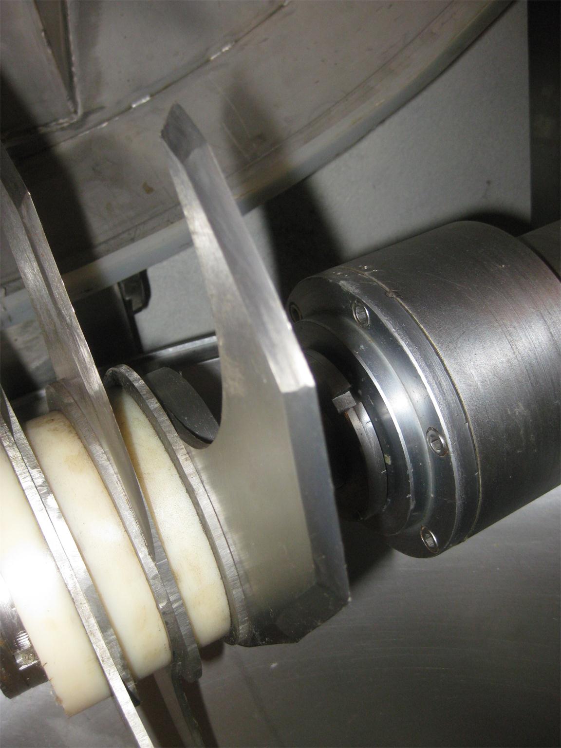 供應(yīng)千頁豆腐*斬拌機 80型斬拌機 速度可達3800轉(zhuǎn)