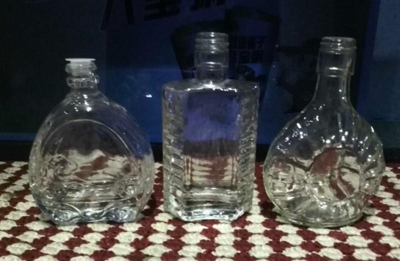 徐州酒瓶廠  玻璃酒瓶制造廠  乳白玻璃酒瓶廠