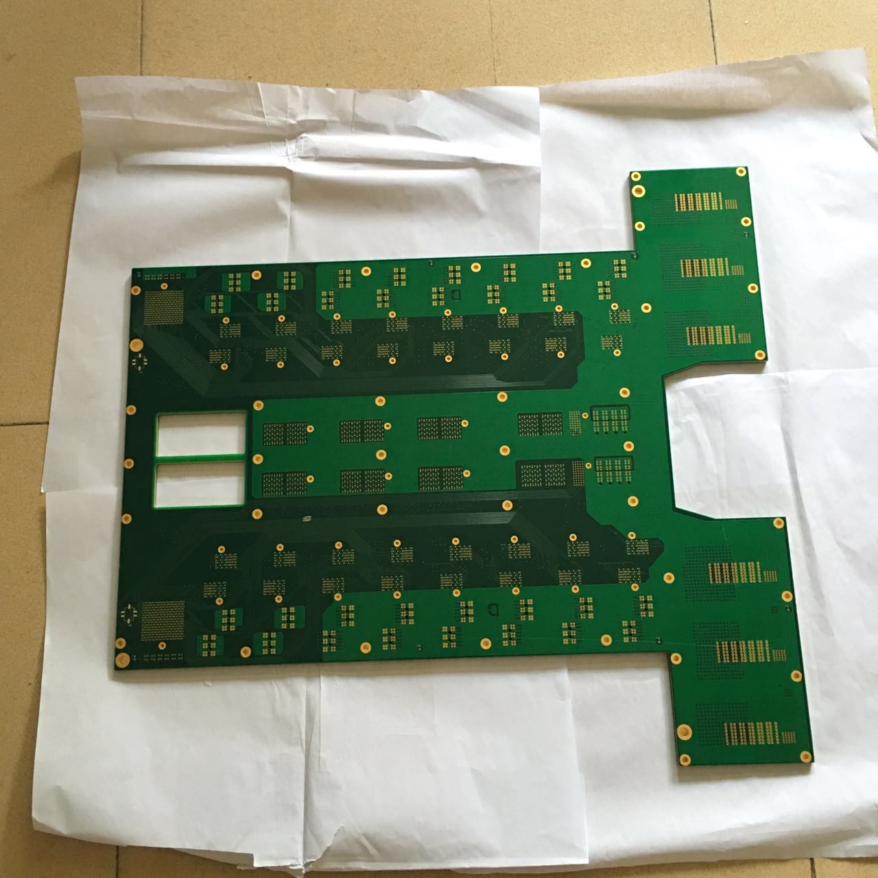 供應用于*，空間站的134層高端PCB硬板