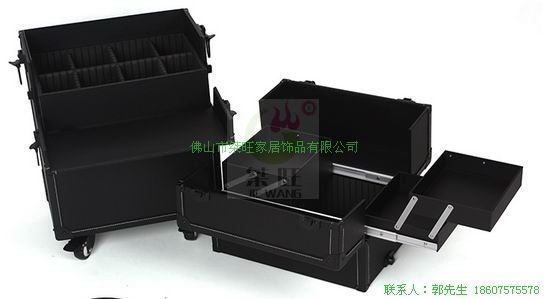 供應(yīng)復(fù)古多層拉桿紋繡工具箱、復(fù)古紋繡箱、復(fù)古拉桿箱、復(fù)古化妝箱、多層拉桿紋繡箱、美發(fā)美甲箱、專業(yè)紋繡箱定制