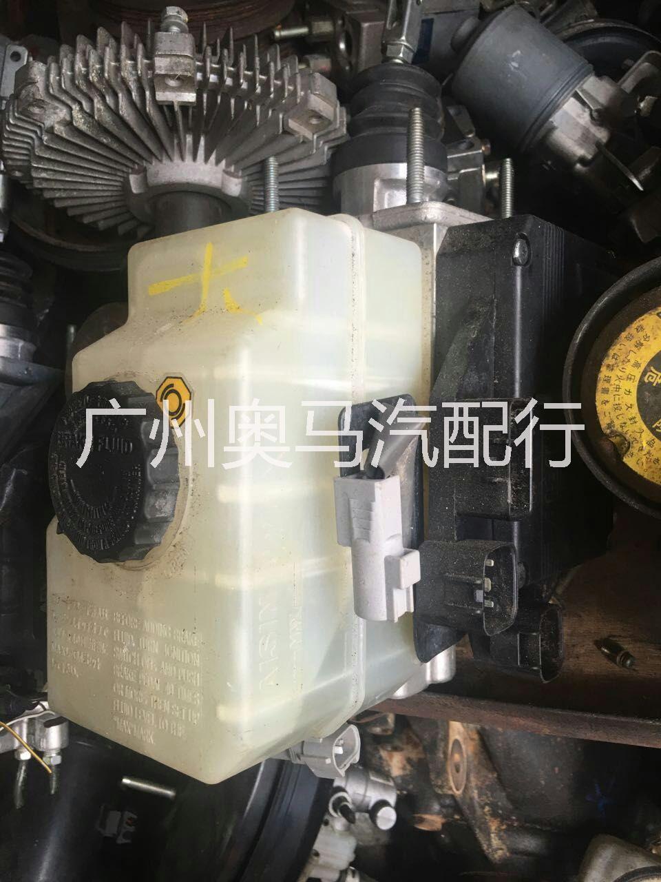 供應(yīng)廣州奔馳C200水箱，奔馳C200水箱直銷(xiāo)，奔馳C200水箱報(bào)價(jià)