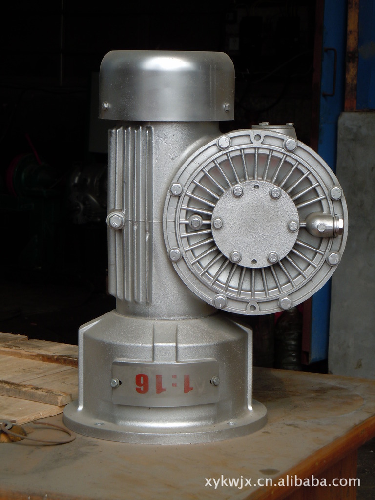 減速機(jī)廠家  減速機(jī)報(bào)價(jià) 供應(yīng)施工升降機(jī)蝸輪蝸桿減速機(jī)  施工升降機(jī)配件