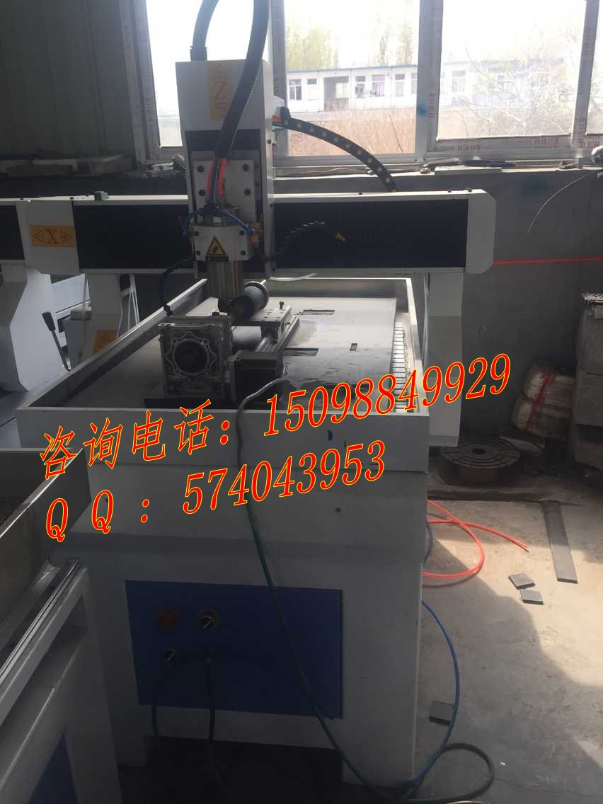 供應(yīng)雙頭獨立小型立體雕刻機、小型立體工藝品雕刻機報價、*雕刻機