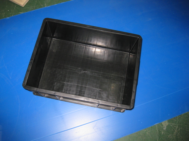 防靜電帶蓋注塑箱 ，廠家*低溫不破防靜電帶蓋注塑箱/注塑周轉(zhuǎn)箱