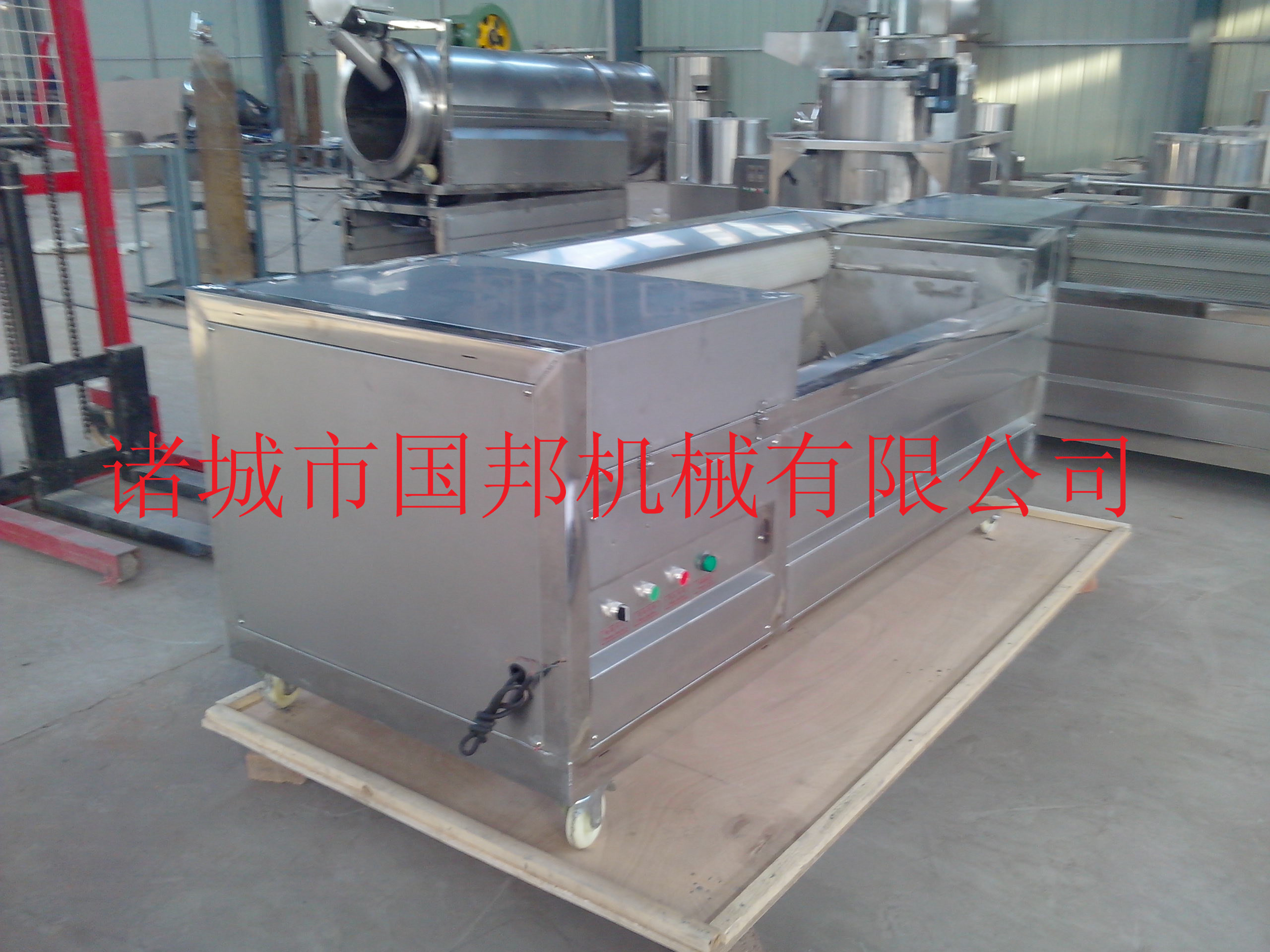 供應(yīng)毛刷清洗脫皮機(jī)，專業(yè)果蔬清洗機(jī)