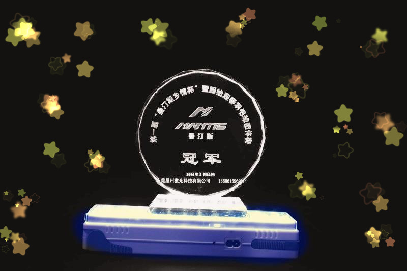 供應(yīng)東莞專業(yè)水晶玻璃激光內(nèi)雕創(chuàng)意水晶 水晶個性定制 裝飾擺件 亞克力加工