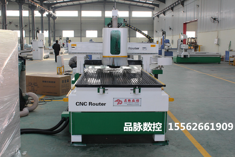 供應(yīng)圓盤(pán)式木工加工中心斗笠式