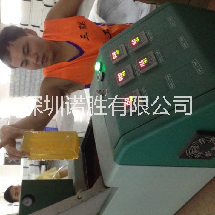 供應(yīng)床墊手動噴膠機(jī)，布袋簧粘膠機(jī)，珍珠棉噴膠機(jī).熱熔膠機(jī)廠家