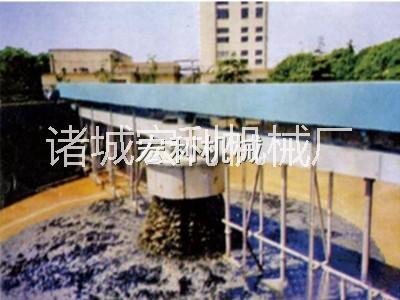 周邊傳動(dòng)刮吸泥機(jī)廠家 周邊轉(zhuǎn)動(dòng)刮吸泥機(jī) 刮吸泥機(jī) 污泥處理設(shè)備哪家好