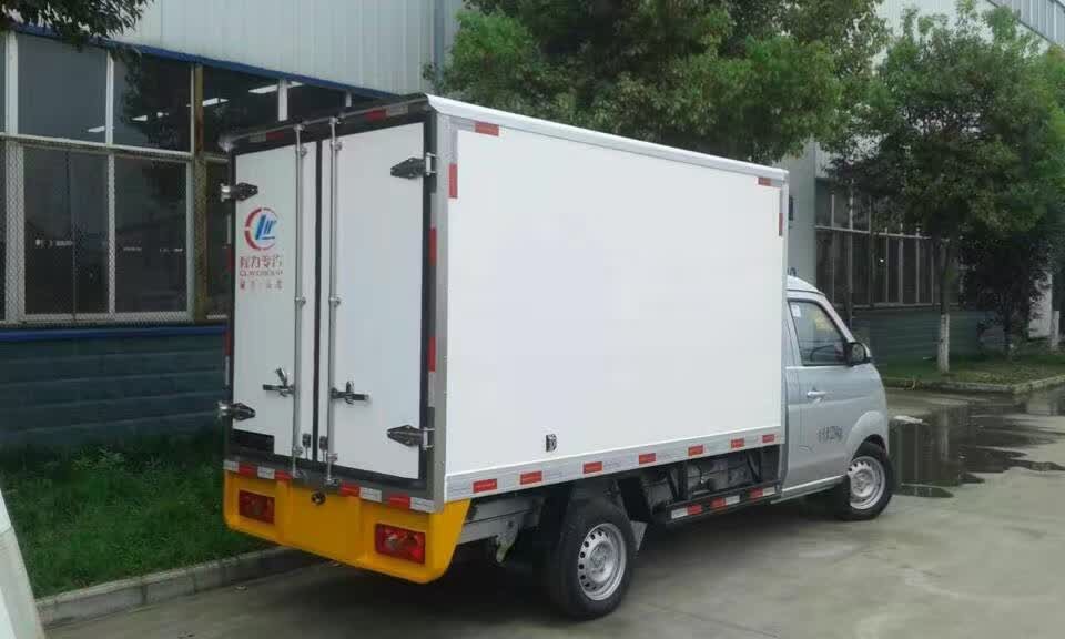 供應(yīng)金杯國(guó)五廂式冷藏車(chē)三米冷藏車(chē)廠家