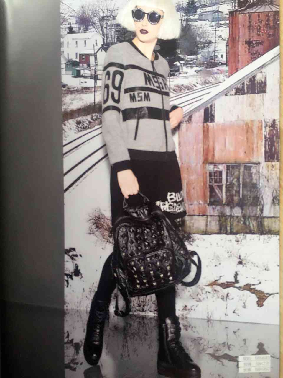 黑白休閑風 漠希摩女裝  品牌折扣  比例超好 庫存尾貨  大份*