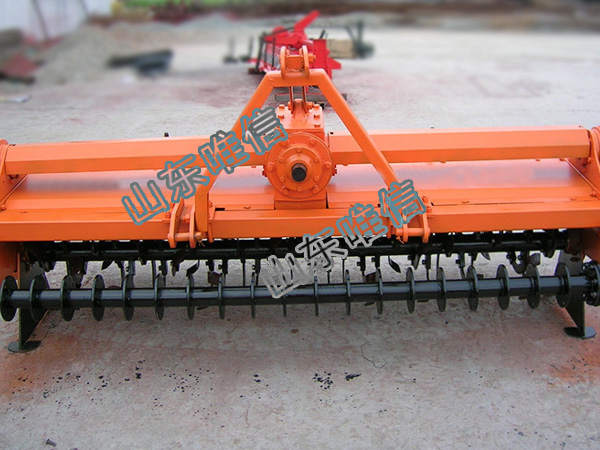 供應(yīng)用于的振動式、全方位式深松機