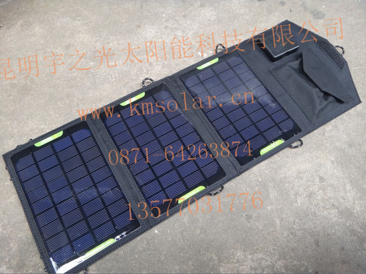 太陽(yáng)能手機(jī)充電器多功能光伏充電寶戶外便攜式移動(dòng)電源旅行游玩必備產(chǎn)品