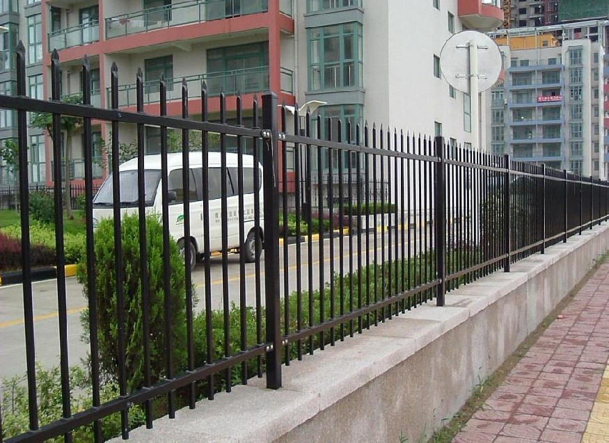 供應(yīng)用于草坪鋅鋼護(hù)欄 道路鋅鋼護(hù)欄 社區(qū)鋅鋼護(hù)欄