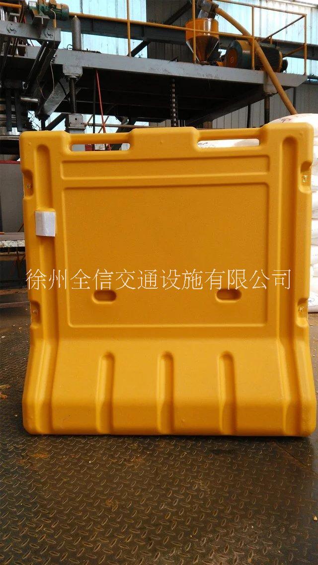 供應(yīng)江蘇塑料水馬徐州水馬圍擋防撞水馬圍欄有限公司