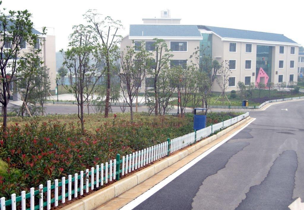 供應(yīng)用于草坪鋅鋼護(hù)欄 道路鋅鋼護(hù)欄 社區(qū)鋅鋼護(hù)欄