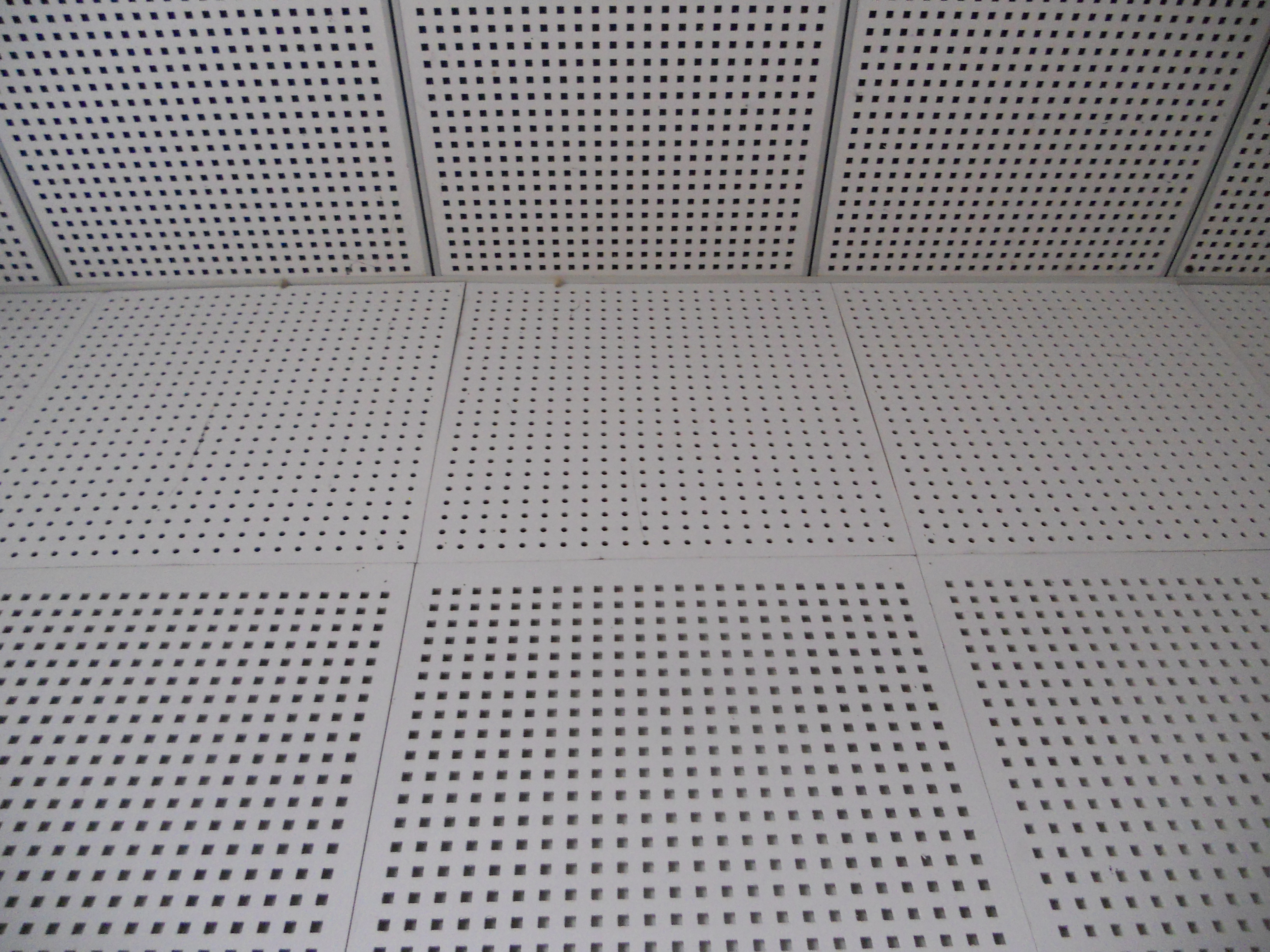 硅酸鈣穿孔吸音板 穿孔吸音板 硅酸鈣穿孔吸聲板 吸音板硅酸鈣