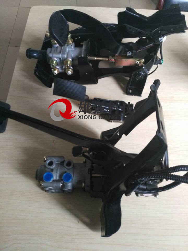 電子油門踏板正程電信號(hào)輸出檢測(cè)臺(tái) 電子油門踏板檢測(cè)臺(tái) 電子踏板電信號(hào)檢測(cè) 電子踏板正程信號(hào)輸出
