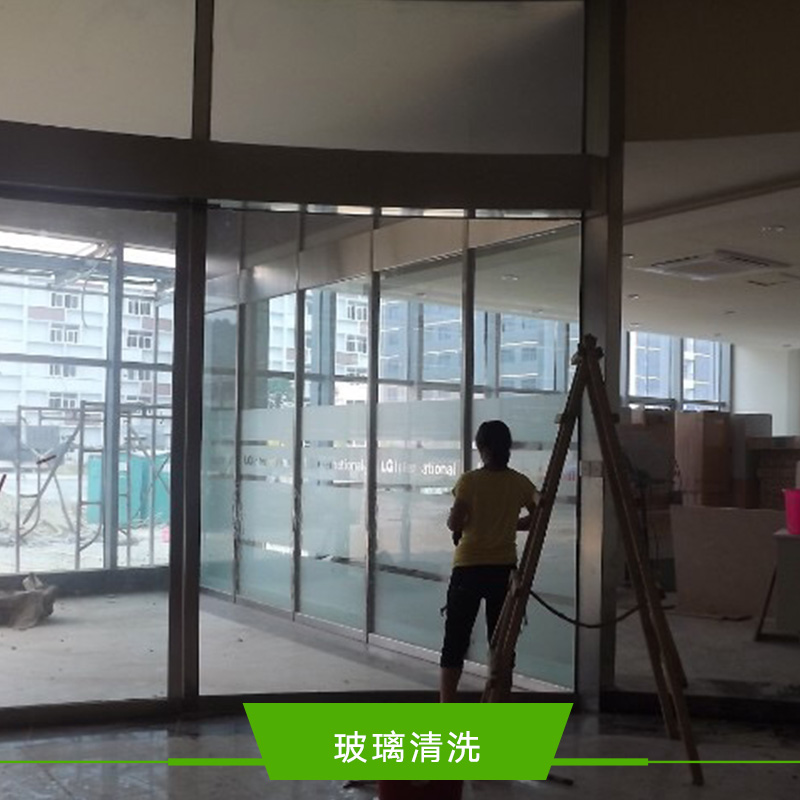 昆明玻璃清洗價(jià)格  昆明玻璃清洗電話 昆明高空玻璃清洗 昆明玻璃