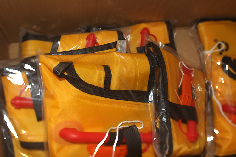 廠家全自動(dòng)充氣式成人抗洪浮力背心 供應(yīng)救生衣 供應(yīng)浮力背心 救生衣廠家 救生衣價(jià)格 救生衣批發(fā) 救生衣報(bào)價(jià) 救生衣品牌