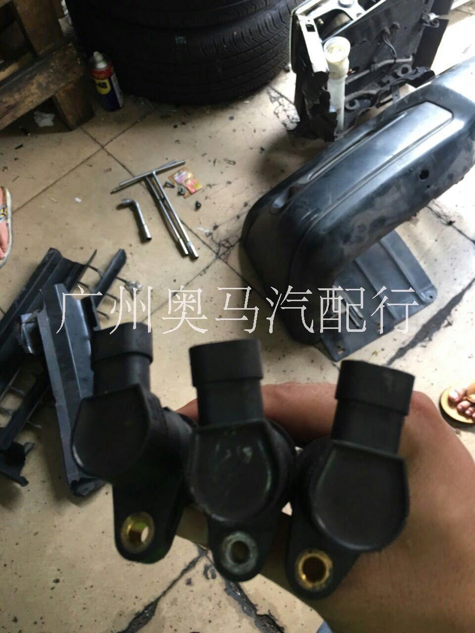 供應(yīng)廣州奔馳C200水箱，奔馳C200水箱直銷(xiāo)，奔馳C200水箱報(bào)價(jià)