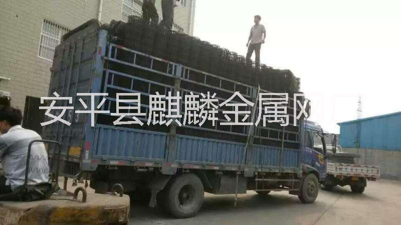 供應(yīng)麒麟養(yǎng)雞鐵絲網(wǎng)/養(yǎng)雞浸塑荷蘭網(wǎng)