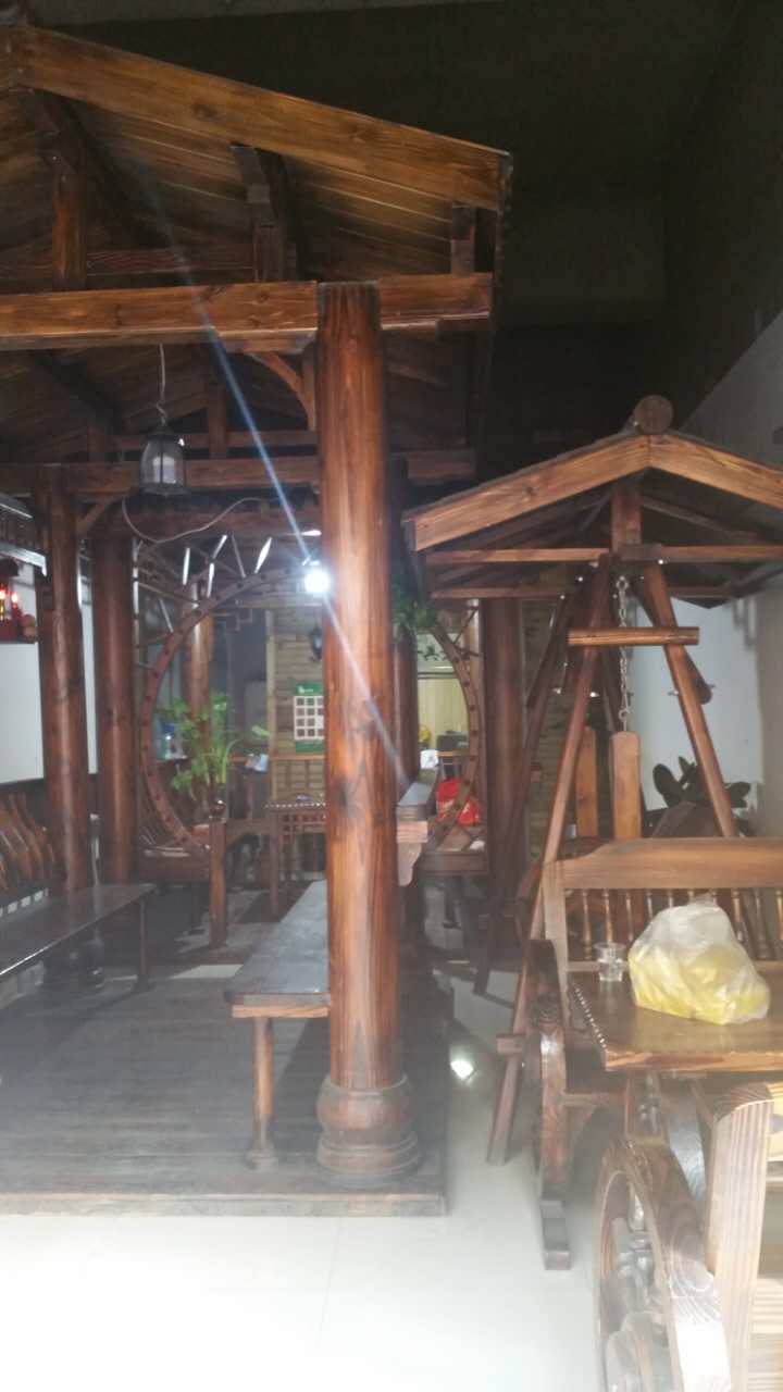 都勻帶蓬秋千椅， 雙人仿古木制秋千椅 都勻碳化秋千椅 都勻秋千椅
