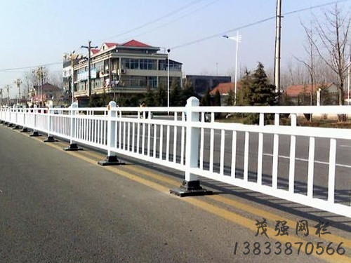 河北道路鋅鋼護(hù)欄批發(fā)，上海道路鋅鋼護(hù)欄多少錢