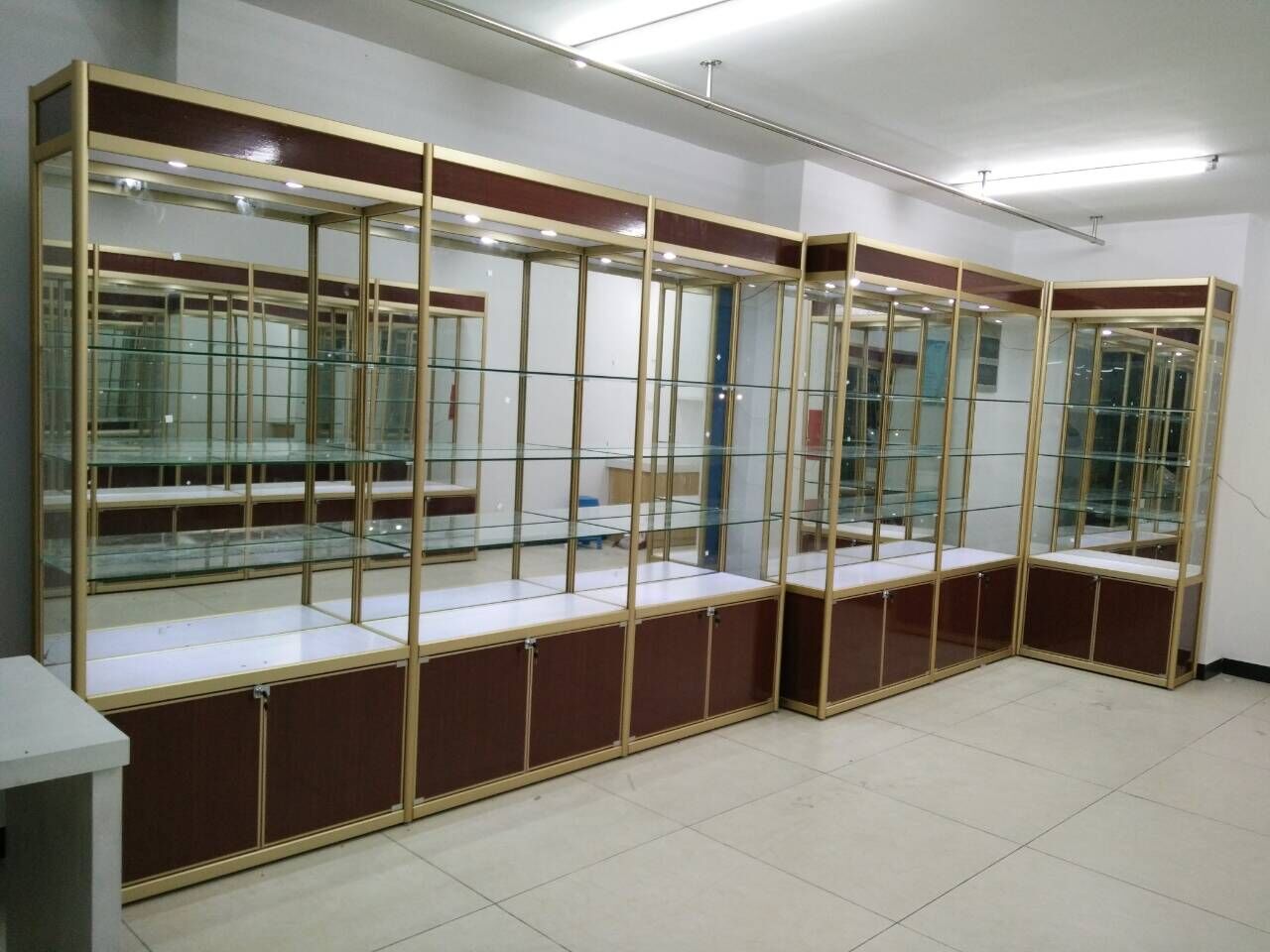 深圳恒信昌展示柜廠家，展示柜定做