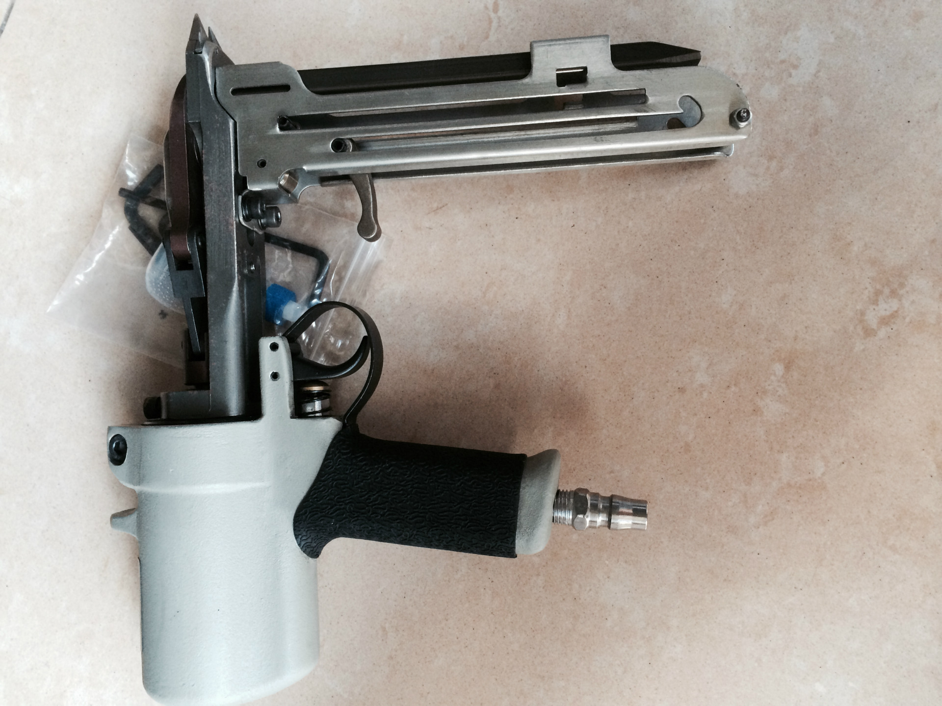 啄木鳥WO-HR22扣布槍 床網(wǎng)床墊布連接用* 快速裝釘