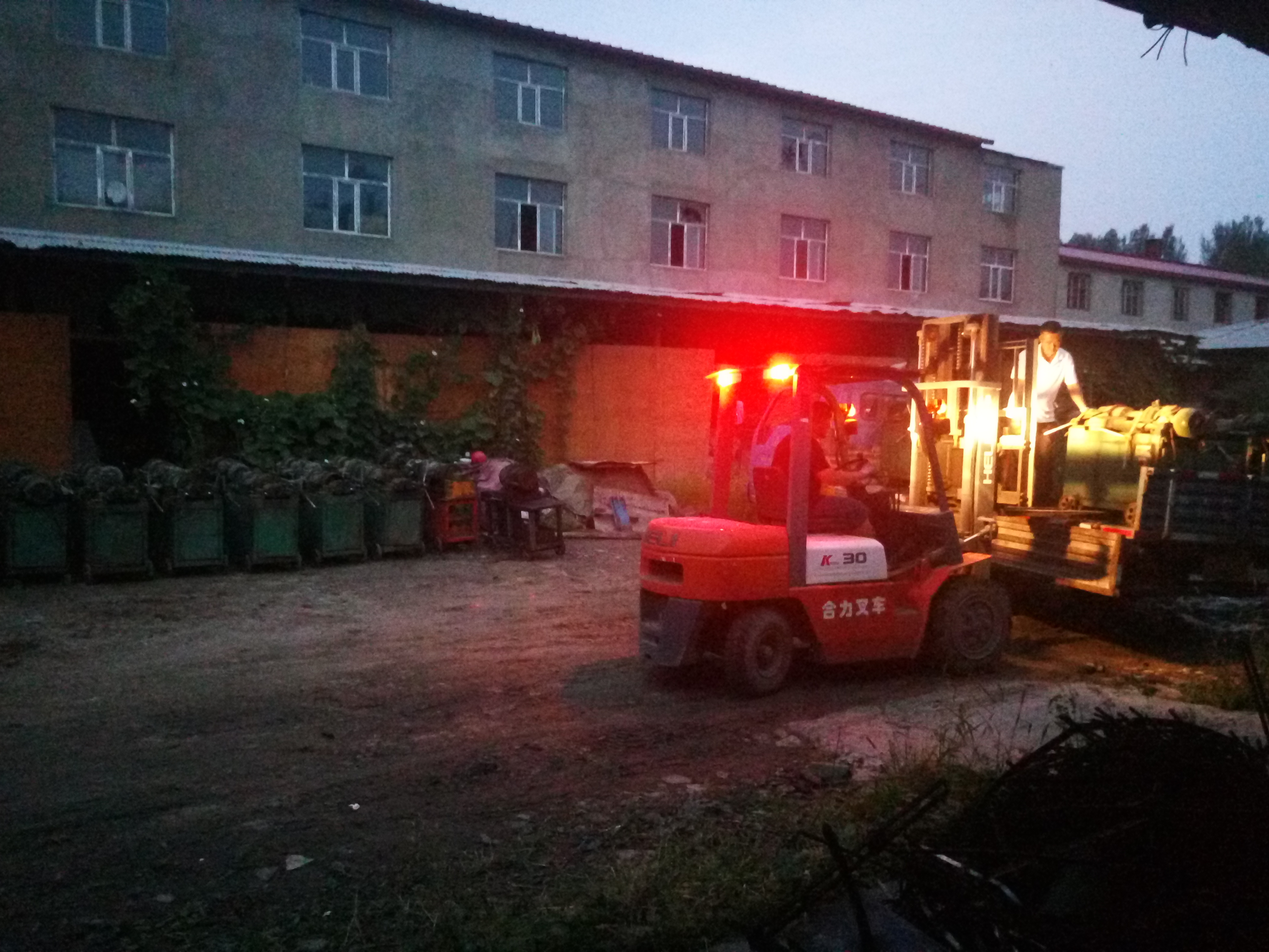 租售二手套絲機，品相繁多，任君挑選