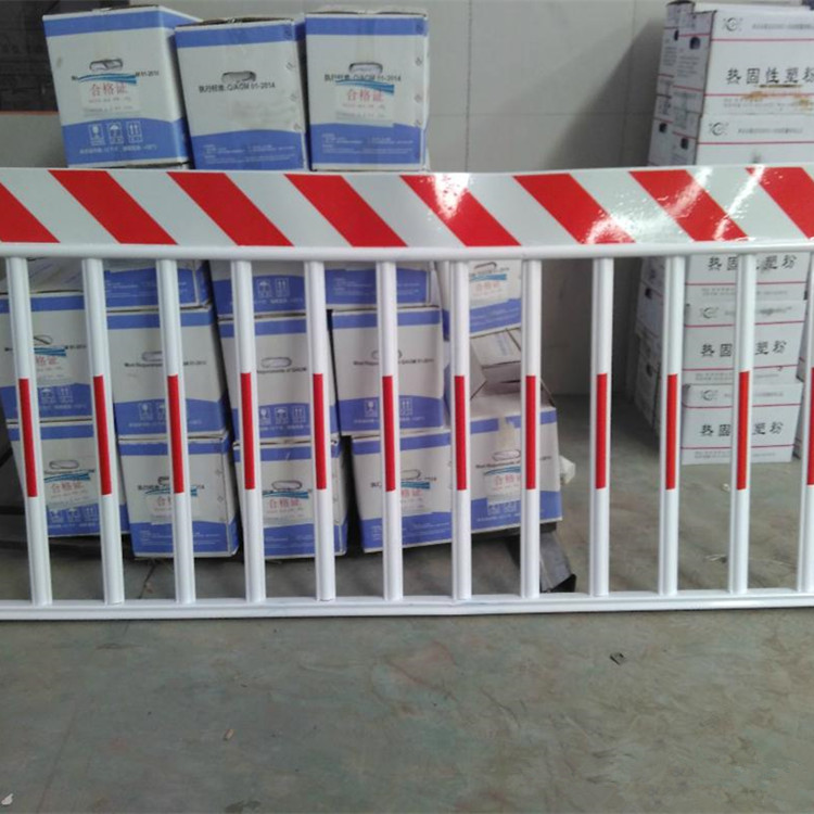 河北公路護(hù)欄價(jià)格，河北道路隔離護(hù)欄，江蘇道路護(hù)欄多少錢1米 江蘇公路護(hù)欄價(jià)格