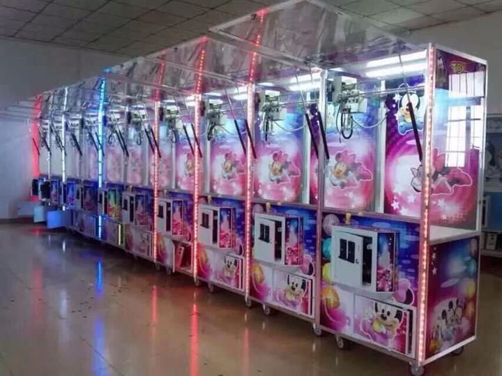 供應(yīng)投幣娃娃機(jī) 禮品機(jī) 大型動(dòng)漫*機(jī) PP虎娃娃機(jī)