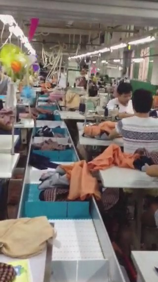 供應(yīng)服裝流水線*電動履帶流水線 服裝流水線 服裝生履帶流水線