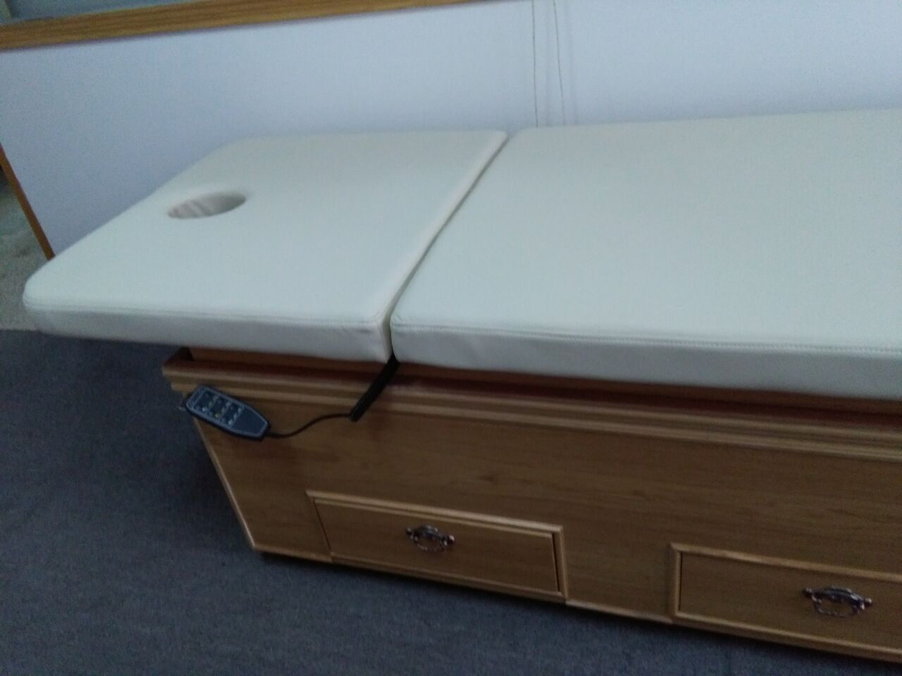 實木電動調(diào)節(jié)升降美容按摩床    實木 電動床