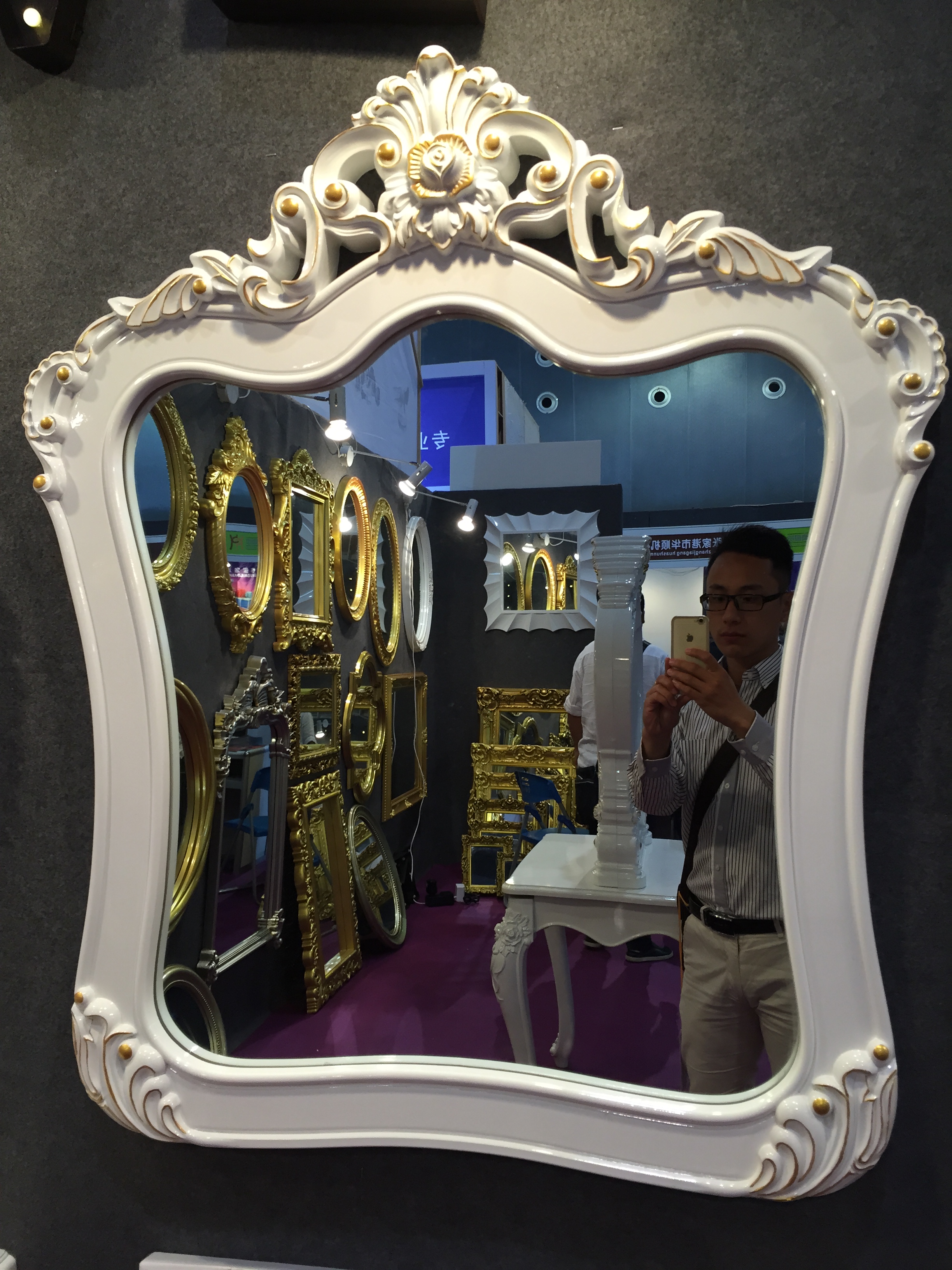 供應(yīng)凱通鏡框 黃巖凱通塑料鏡框 歐式發(fā)廊鏡子