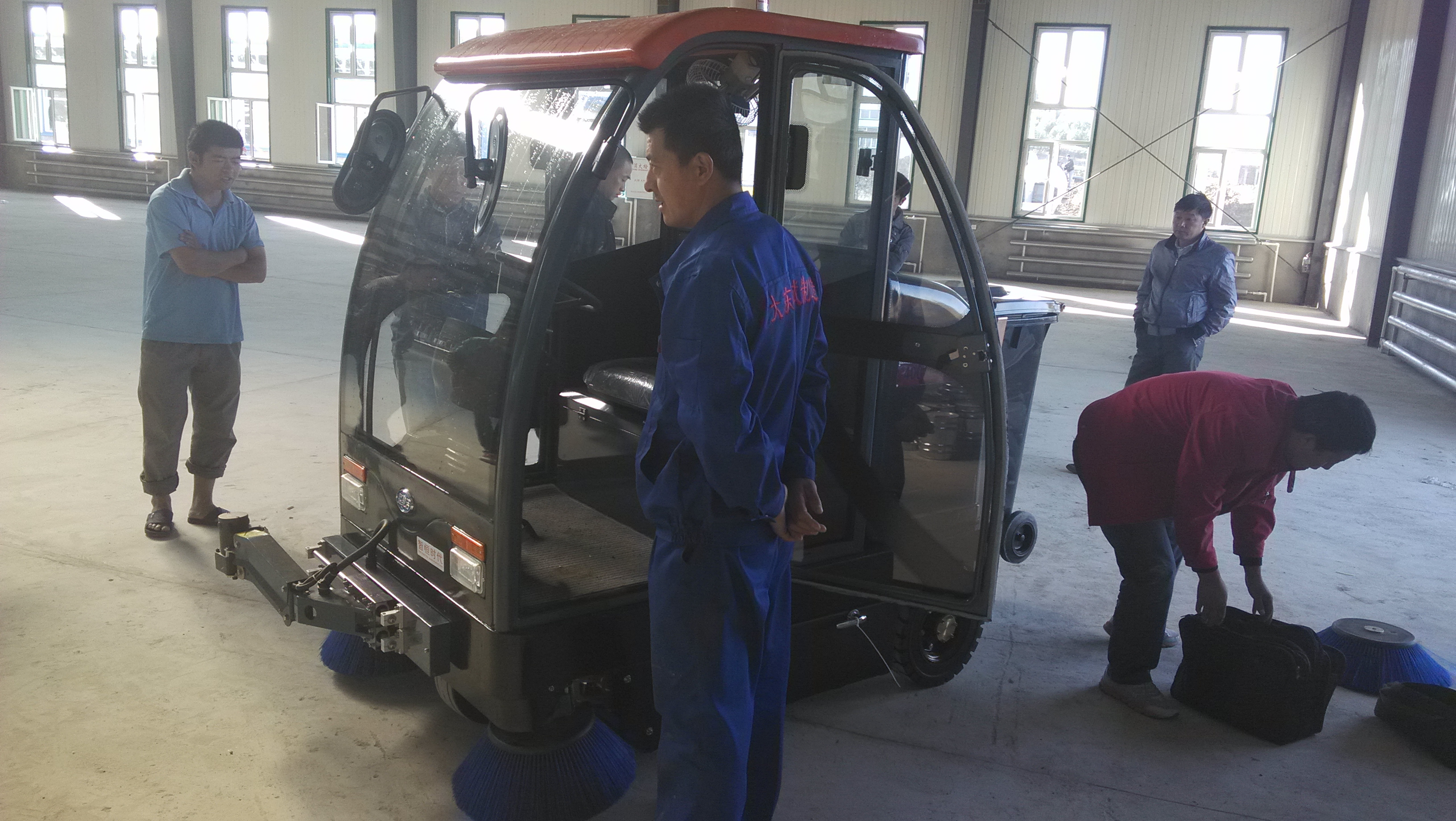 掃路車 掃地機(jī) 掃路車 掃地機(jī) 牡丹江掃地機(jī)