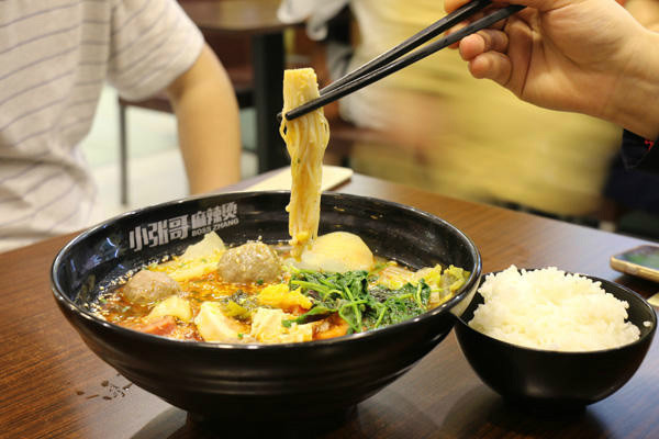 招商加盟：麻辣燙風(fēng)靡于*各種 只因?yàn)樘牢?