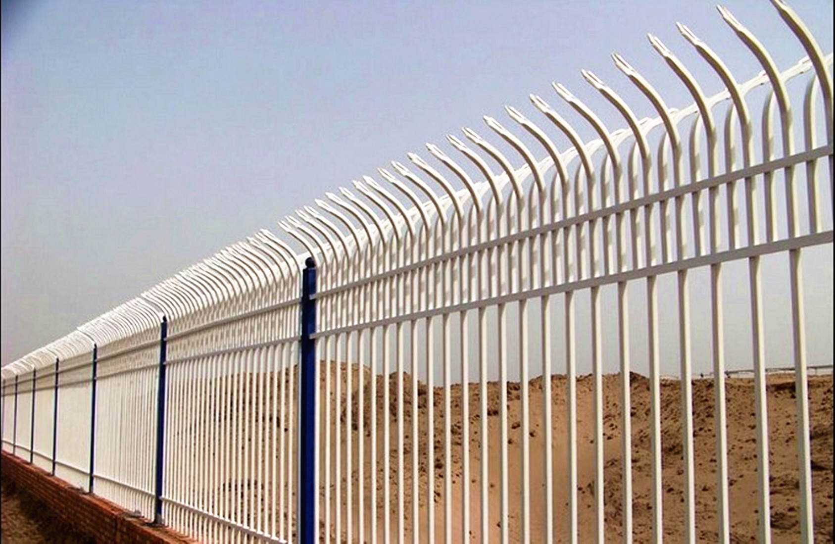 廠家直銷鋅鋼鐵藝護(hù)欄  圍墻護(hù)欄  小區(qū)外墻防護(hù)柵欄批發(fā)