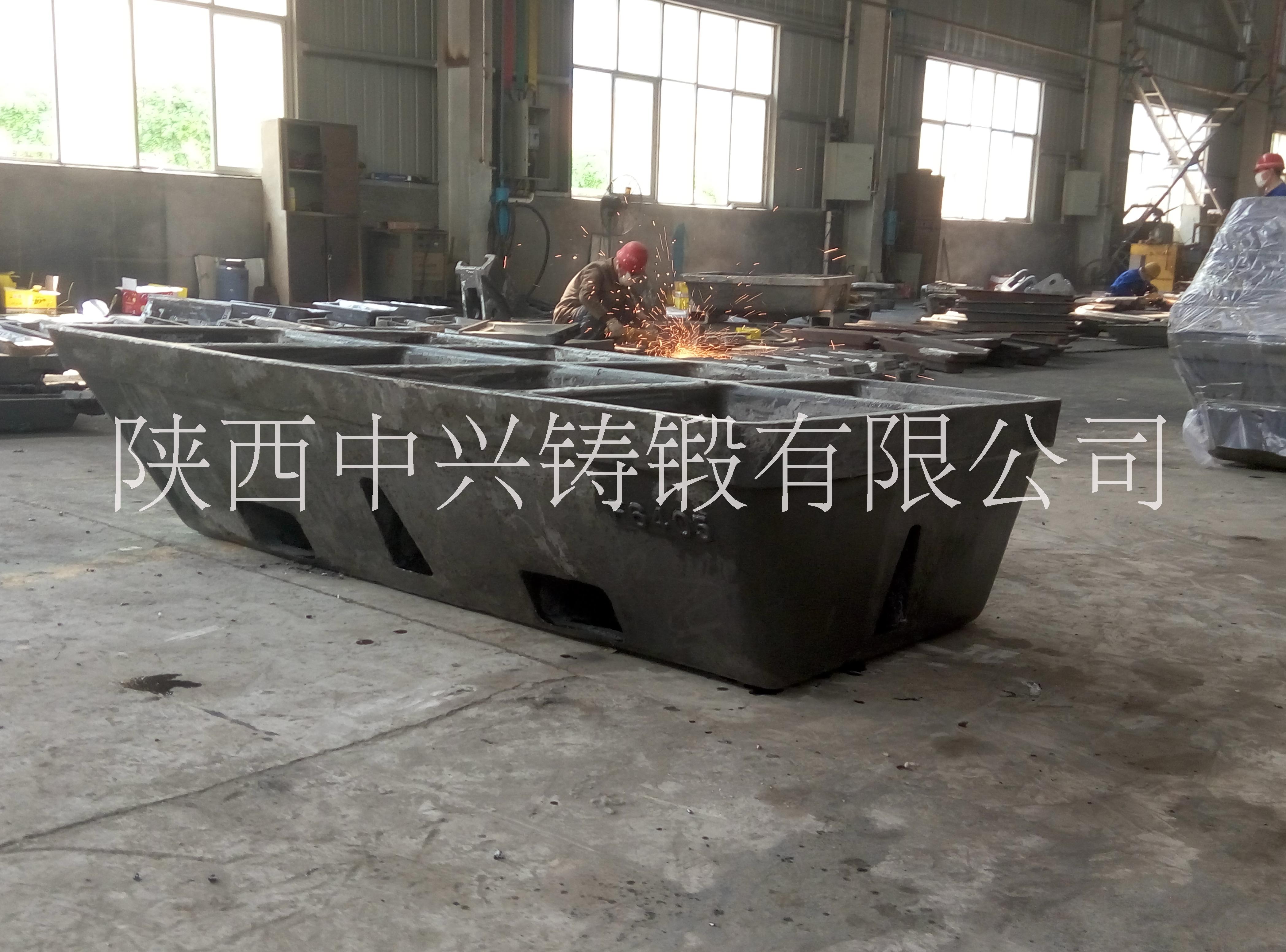供應(yīng)渣罐 渣罐模具 渣盤(pán)  優(yōu)質(zhì)渣盤(pán) 負(fù)壓鑄造渣罐  高質(zhì)量渣罐 合金鋼渣盤(pán) 出口渣罐 帶叉車(chē)孔渣盤(pán) 帶叉車(chē)孔多腔渣罐