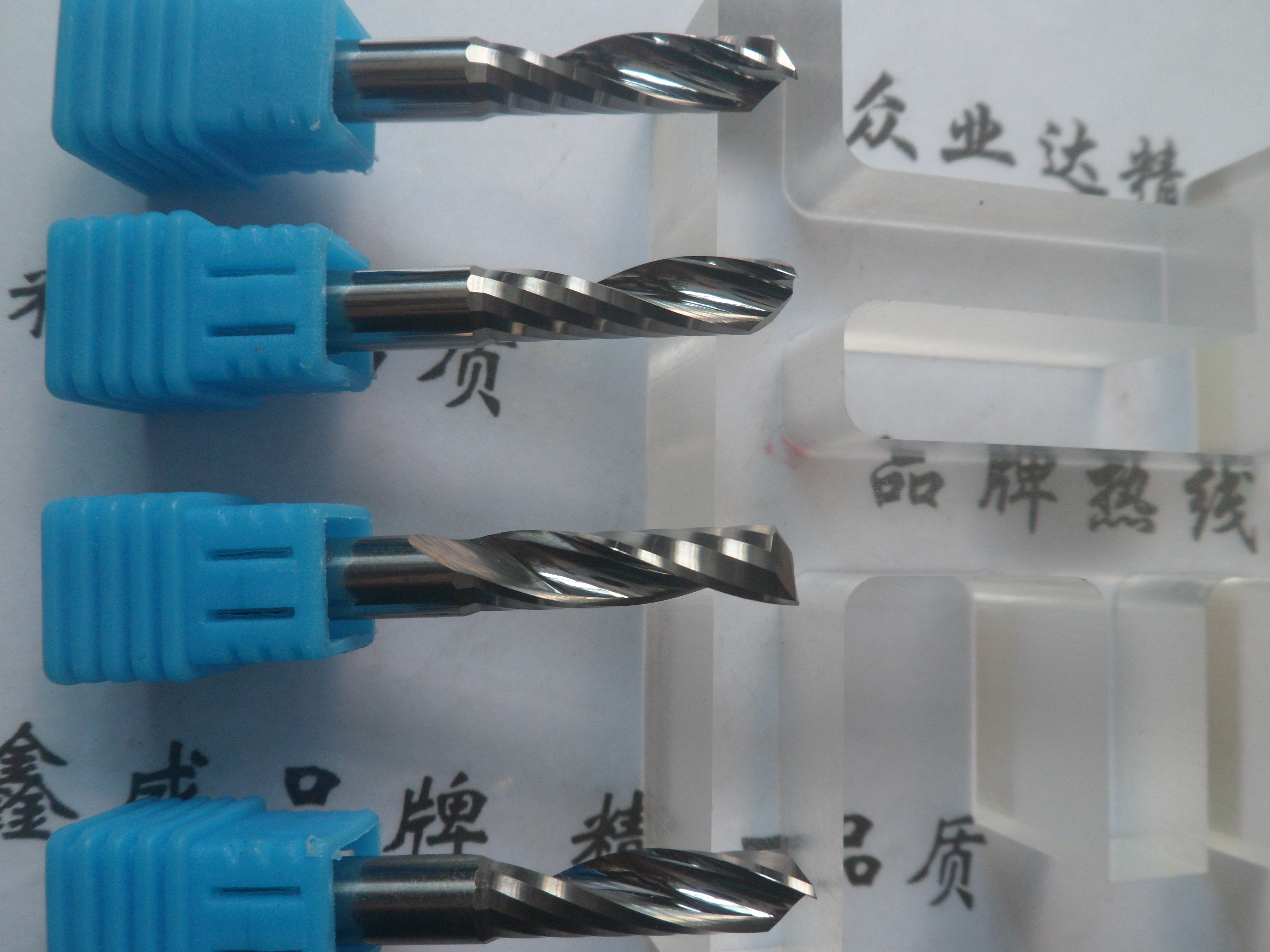 6MM進(jìn)口*螺旋銑刀、進(jìn)口銑刀、鏡面拋光 無刀紋雕刻刀 適合加工亞克力、PC、PET等材料