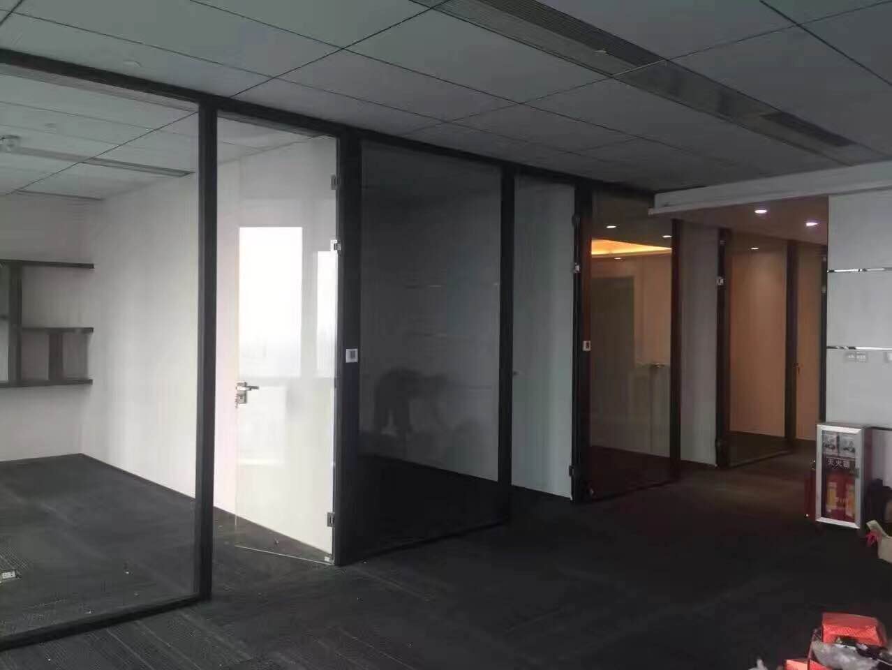 佛山辦公室鋁合金玻璃隔墻供應(yīng)商 佛山辦公室單玻隔斷隔斷供應(yīng)商