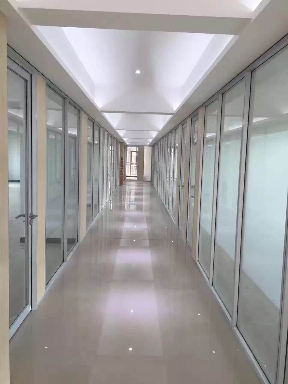 佛山辦公室鋁合金玻璃隔墻供應(yīng)商 佛山辦公室單玻隔斷隔斷供應(yīng)商
