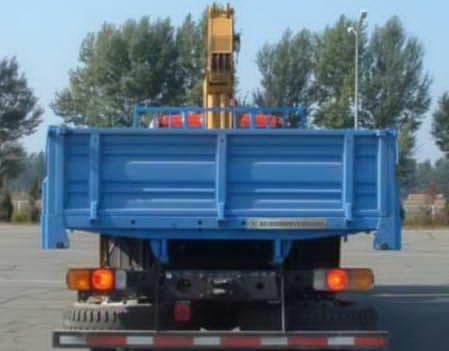 解放雙橋隨車起重運輸車  板長7米的隨車吊報價